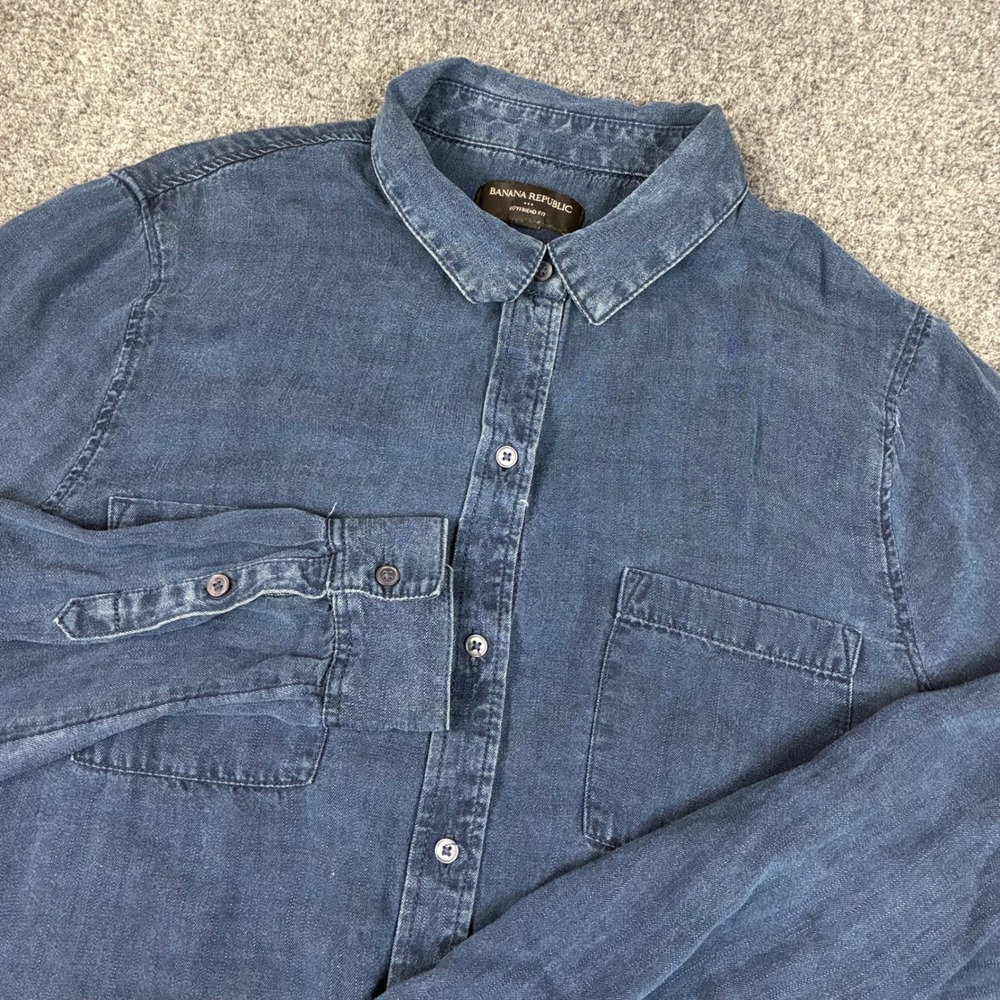 Banana Republic Boyfriend Fit Denim Shirt Dark Wash Blue Button Down Womens Med